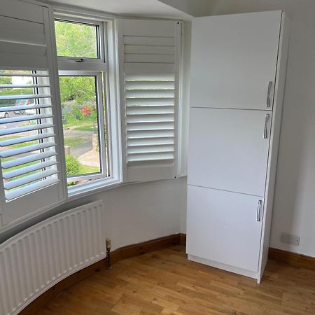 Good Priced Single Rooms In Northolt Екстер'єр фото